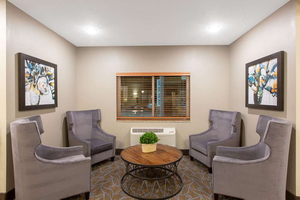 AmericInn by Wyndham Humboldt - photo 6