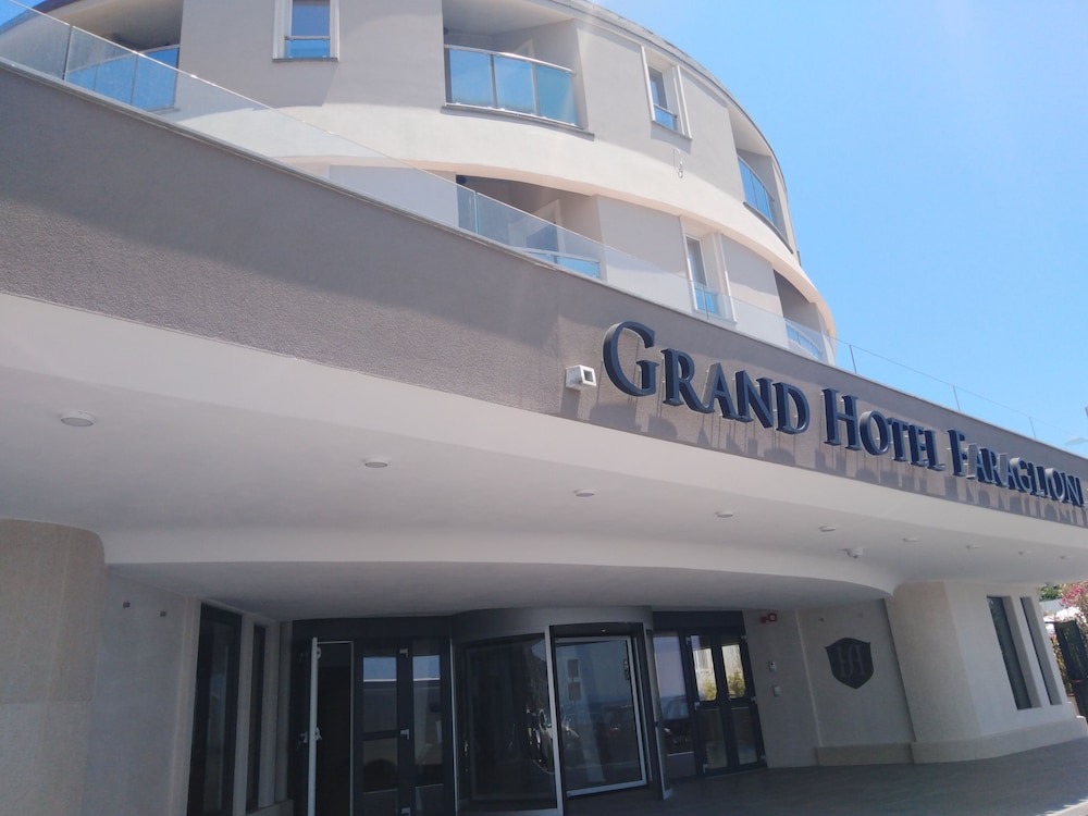 Grand Hotel Faraglioni - carbon neutral hotel in Aci Castello
