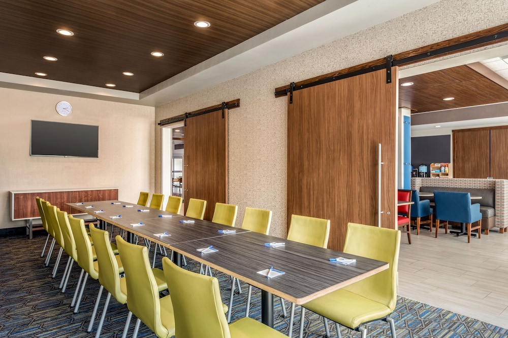 Holiday Inn Express & Suites West Des Moines Jordan Creek by IHG - photo 33