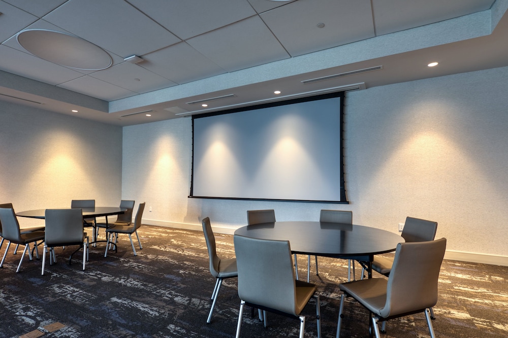 Holiday Inn Express & Suites Charlotte South End by IHG - photo 109