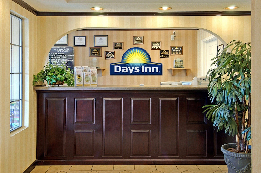 Days Inn & Suites by Wyndham Fort Valley - photo 3