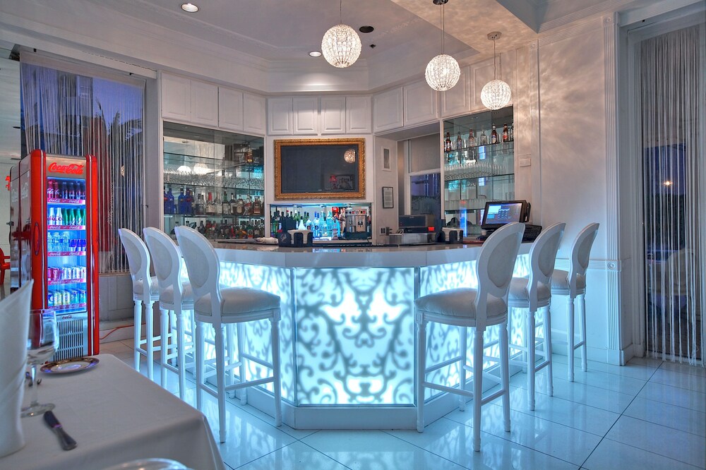 Red South Beach Hotel - photo 20