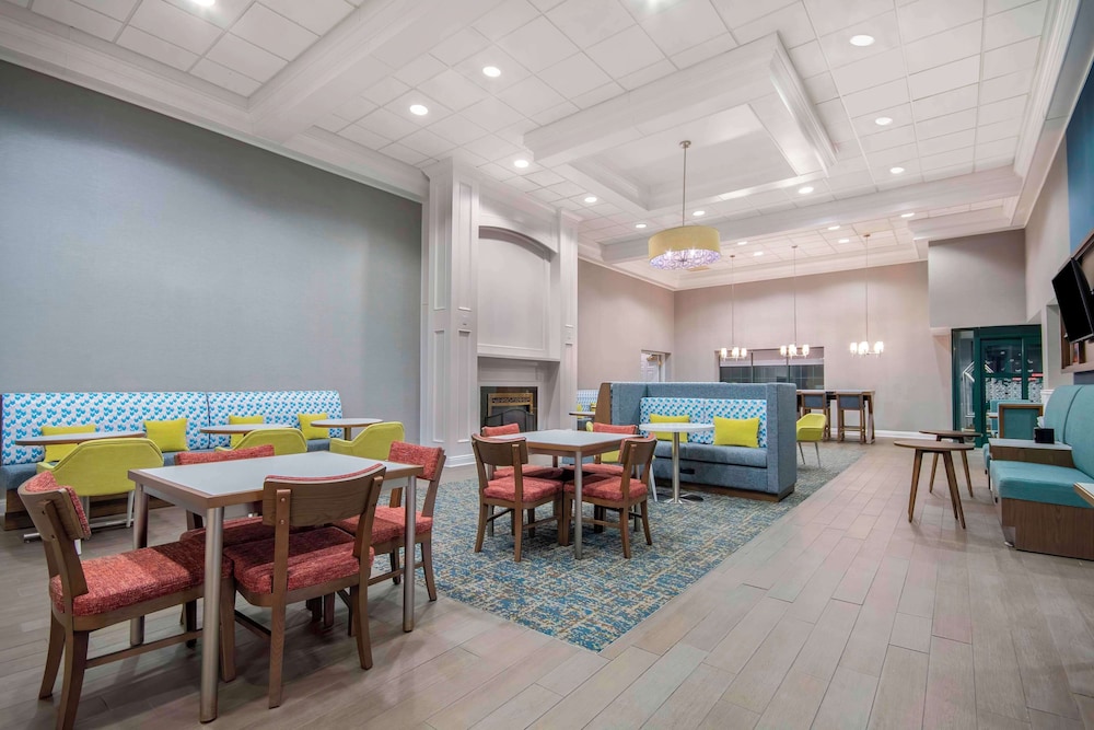 Hampton Inn East Aurora - photo 38
