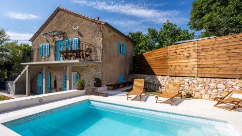 Stone Villa Katarina with pool — 4-Star Luxury Hotel in Dobrinj, Croatia