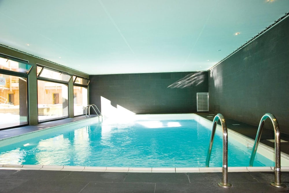 Lagrange Vacances Le Pic de l'Ours — 4-Star Luxury Hotel in Font-Romeu-Odeillo-Via, France