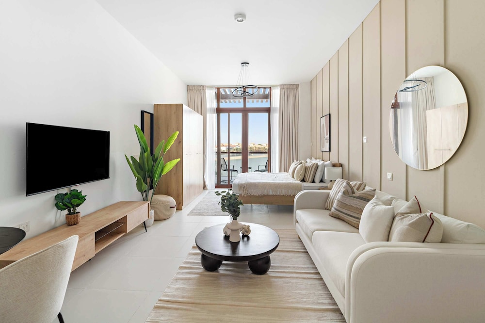 Silkhaus Palm Views East The Palm Jumeirah Dubai — 4-Star Luxury Hotel in Dubai, United Arab Emirates