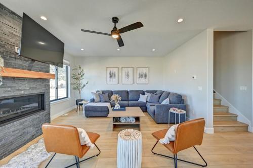 Salida Chalet Modern Retreat with Mountain Views — 4-Star Luxury Hotel in Salida, United States