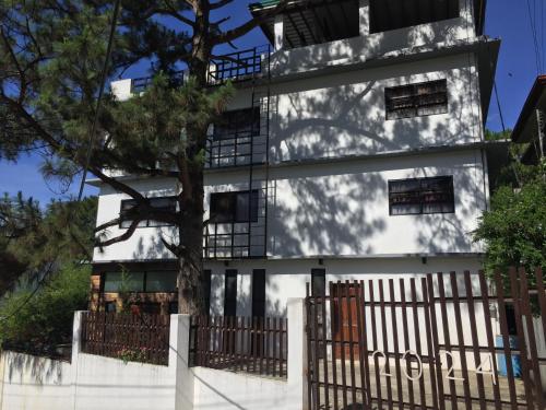 2024 Baguio Apartments 2 — 4-Star Luxury Hotel in Baguio, Philippines