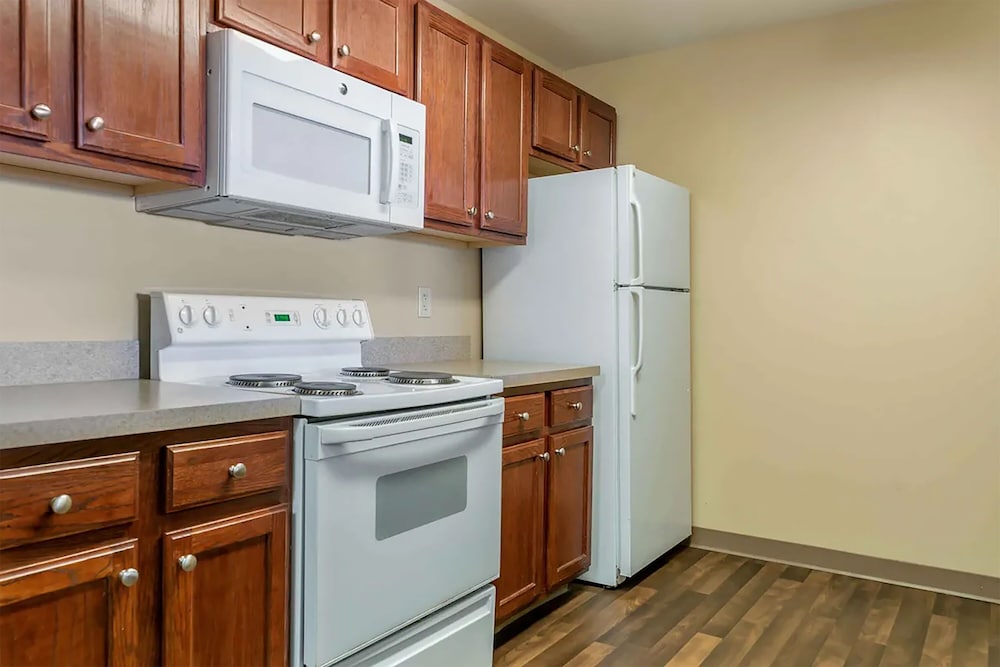 Baymont By Wyndham Auburn Hills South - photo 7