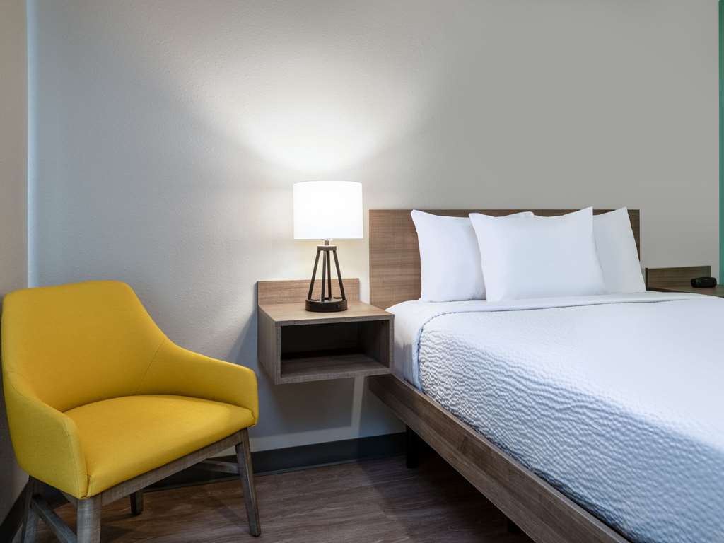 ECHO Suites Extended Stay by Wyndham Madison - photo 10