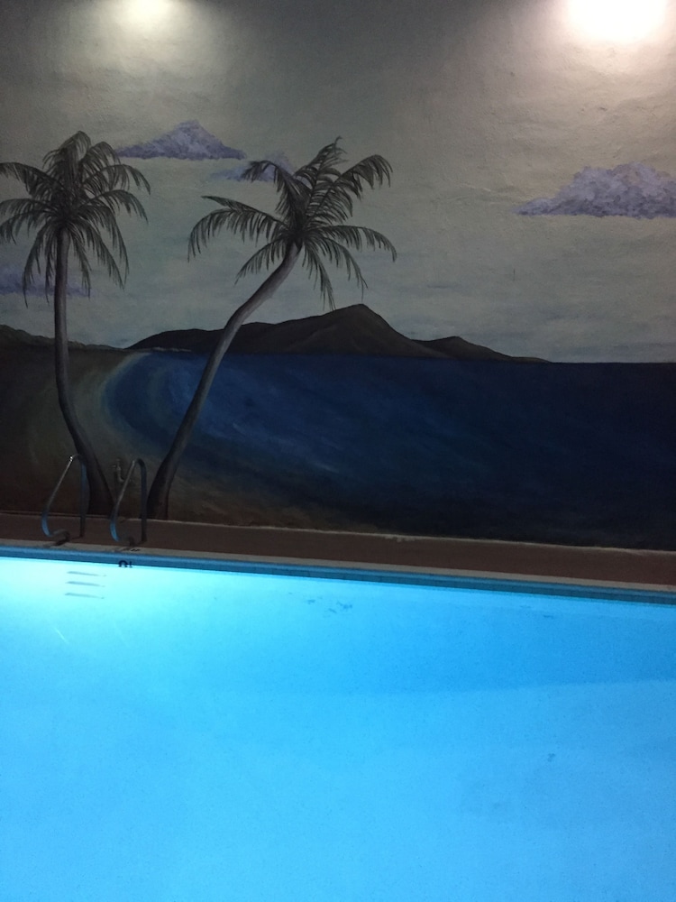 Anaheim Executive Inn & Suites - photo 108