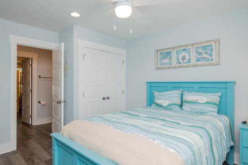 All Decked Out by Oak Island Accommodations - photo 16