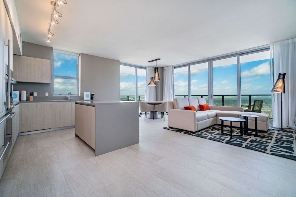 Hyde Beach House Luxury Condo resort 2 Bedroom Condo by RedAwning - photo 16