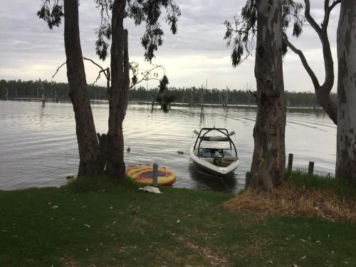 Bundalong Waterfront — Unknown City — photo 2