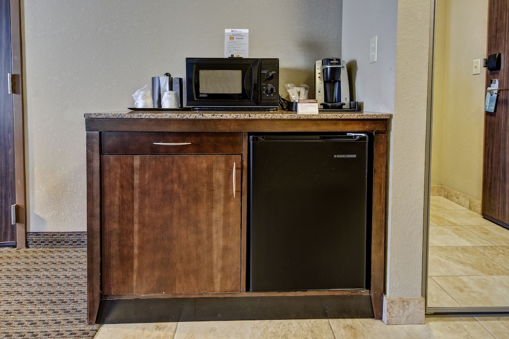 Hilton Garden Inn Tulsa Midtown - photo 8