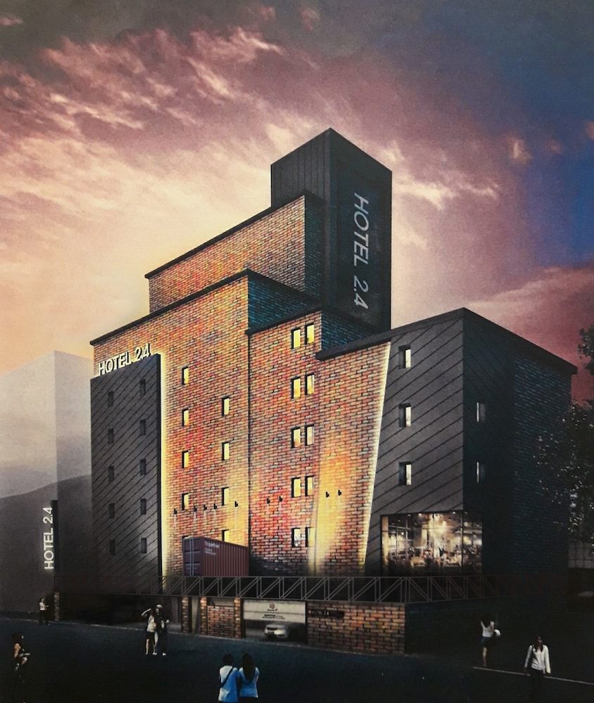 Hotel 2.4 - carbon neutral hotel in Seoul