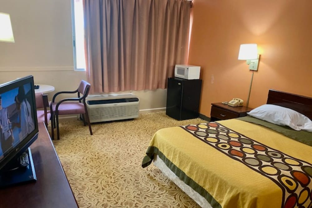 Red Carpet Inn & Suites Lima - photo 24