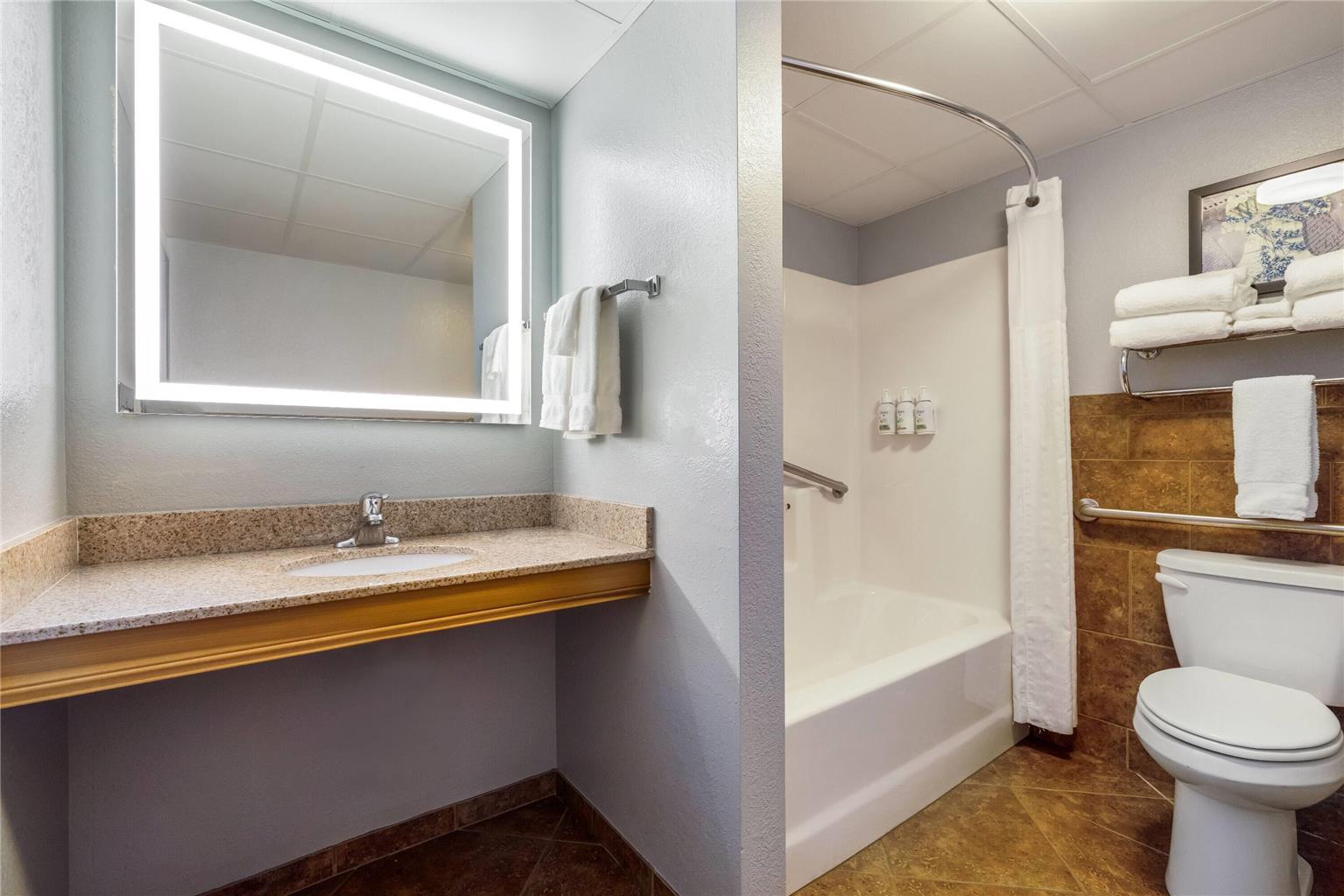 AmericInn by Wyndham Chamberlain Conference Center - photo 27
