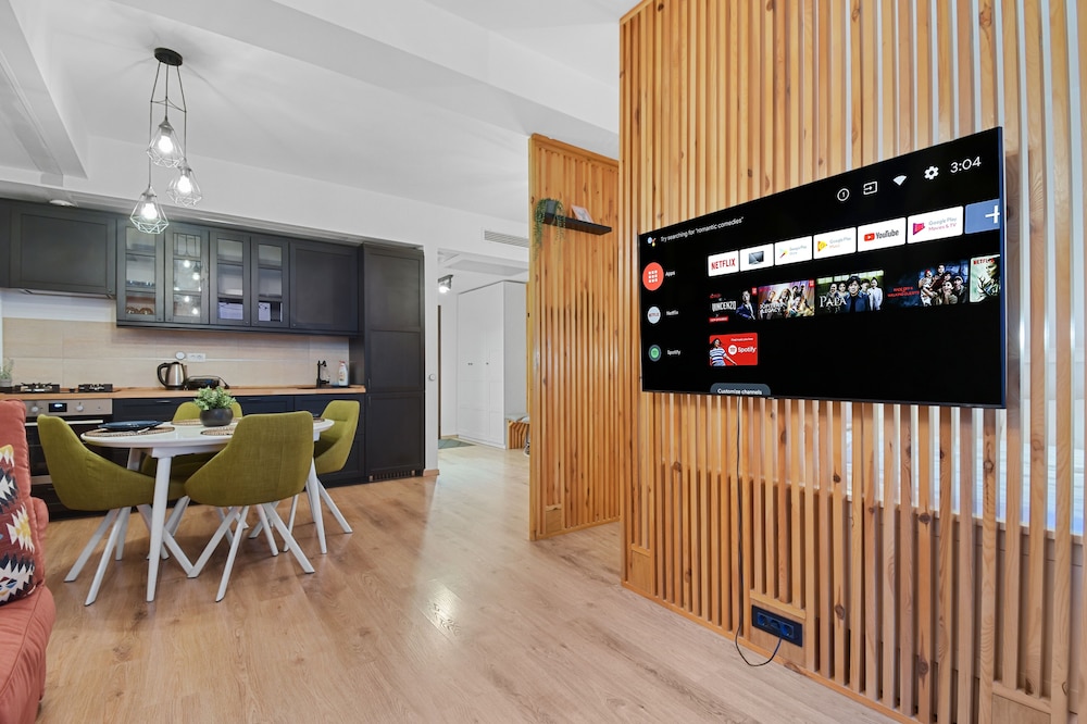 The Flower Clabucet Studio — 4-Star Luxury Hotel in Predeal, Romania