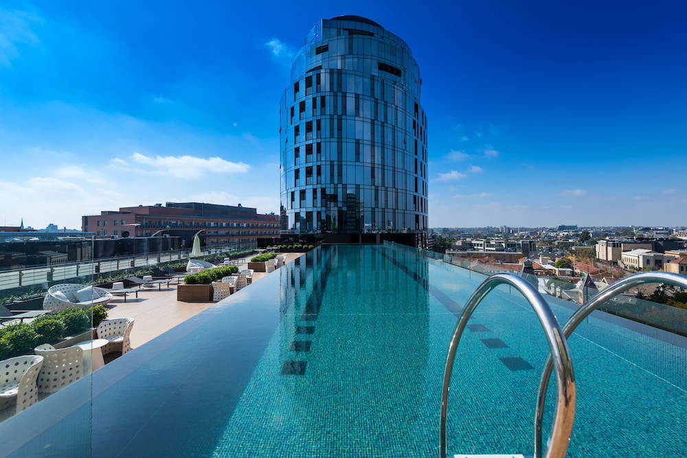 Along Melbournes Magic Boulevard - last minute hotel in Melbourne