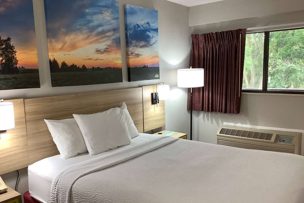 Days Inn by Wyndham Kingdom City - photo 32