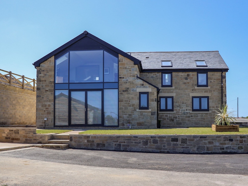 The Waves - carbon neutral hotel in Morpeth