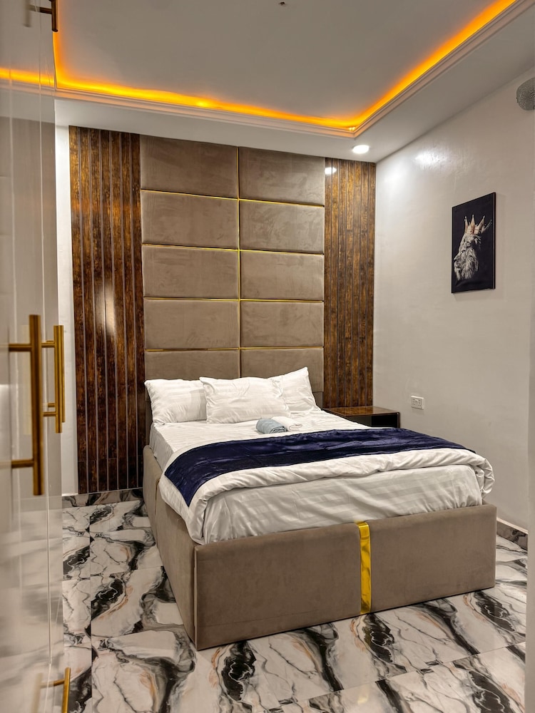 A Luxurious Single Room The Paletinos in Umuahia, Nigeria