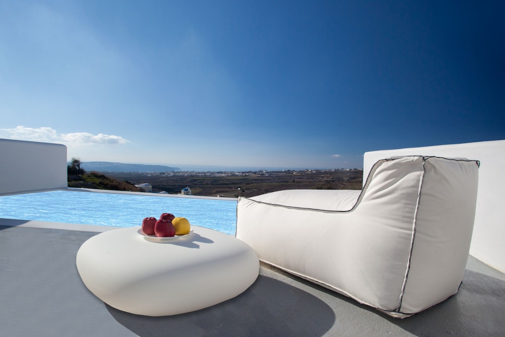 Alunia Incognito Suites Adults Only — 4-Star Luxury Hotel in Pyrgos, Greece