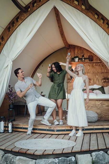 WOW magisches Luxus Glamping mit Pool im Paradies — hotel in Bad Salzdetfurth