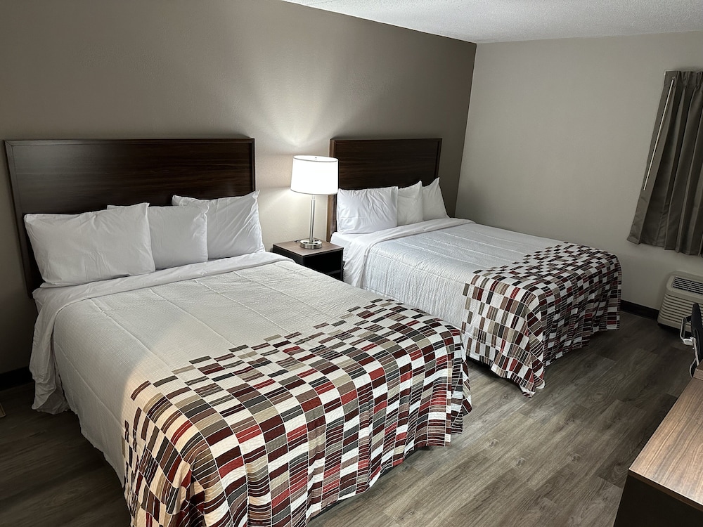 Red Roof Inn Charleston Dunbar - photo 8