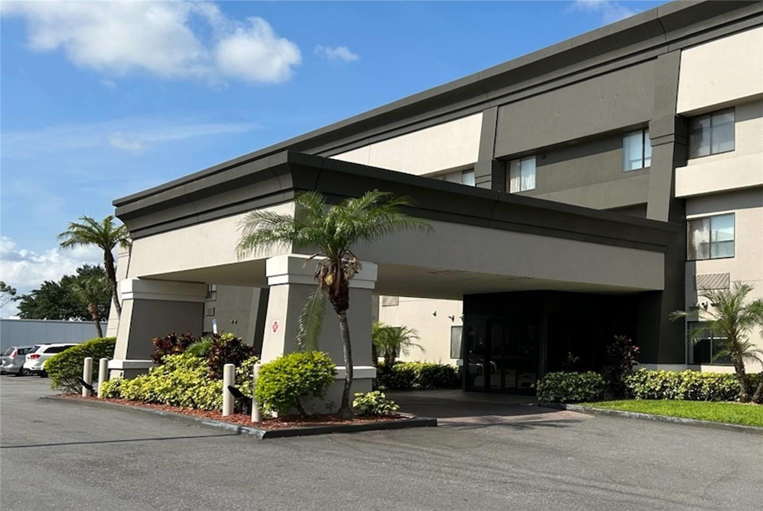 Baymont by Wyndham Orlando South - photo 4