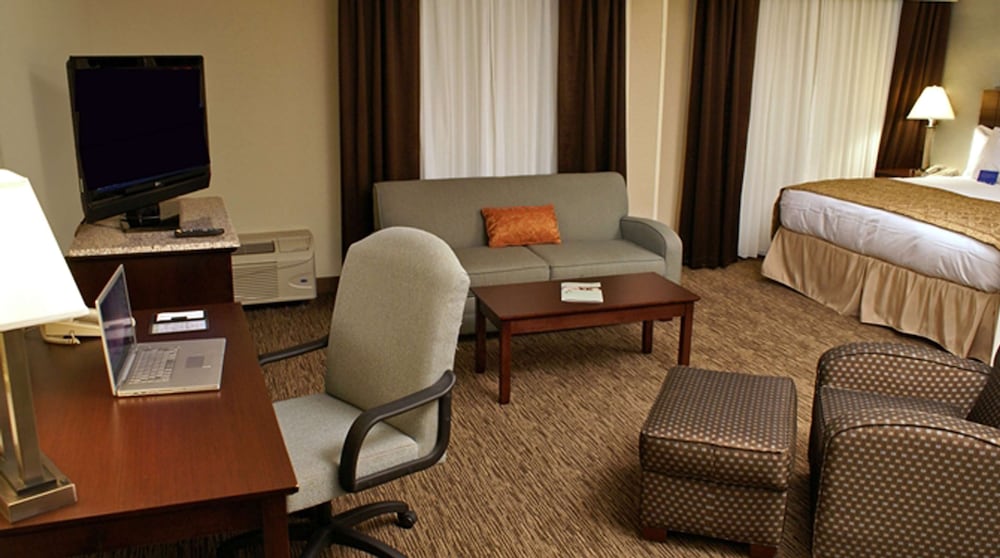 DoubleTree by Hilton Hotel Rocky Mount - photo 34