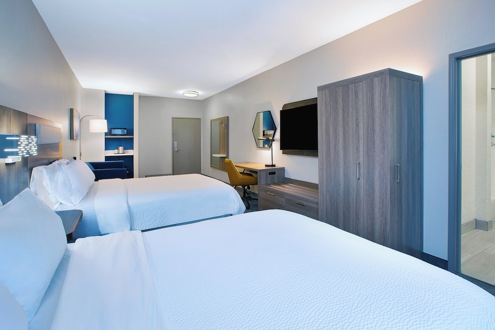 Holiday Inn Express & Suites Wauseon by IHG - photo 14