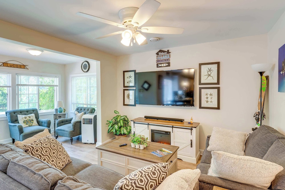 Lakeview Lodge Stay for 6 — 4-Star Luxury Hotel in Lake Geneva, United States