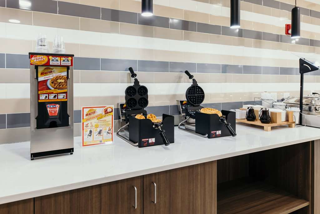 La Quinta Inn & Suites by Wyndham Ankeny IA Des Moines IA - photo 31