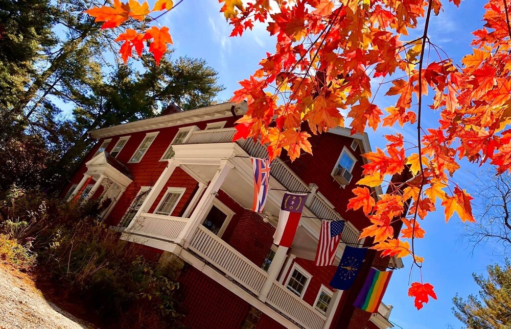 The Applewood Manor in Asheville, United States