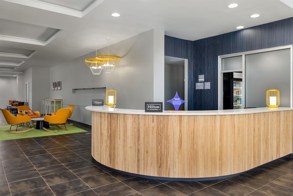 Spark by Hilton Artesia - photo 6