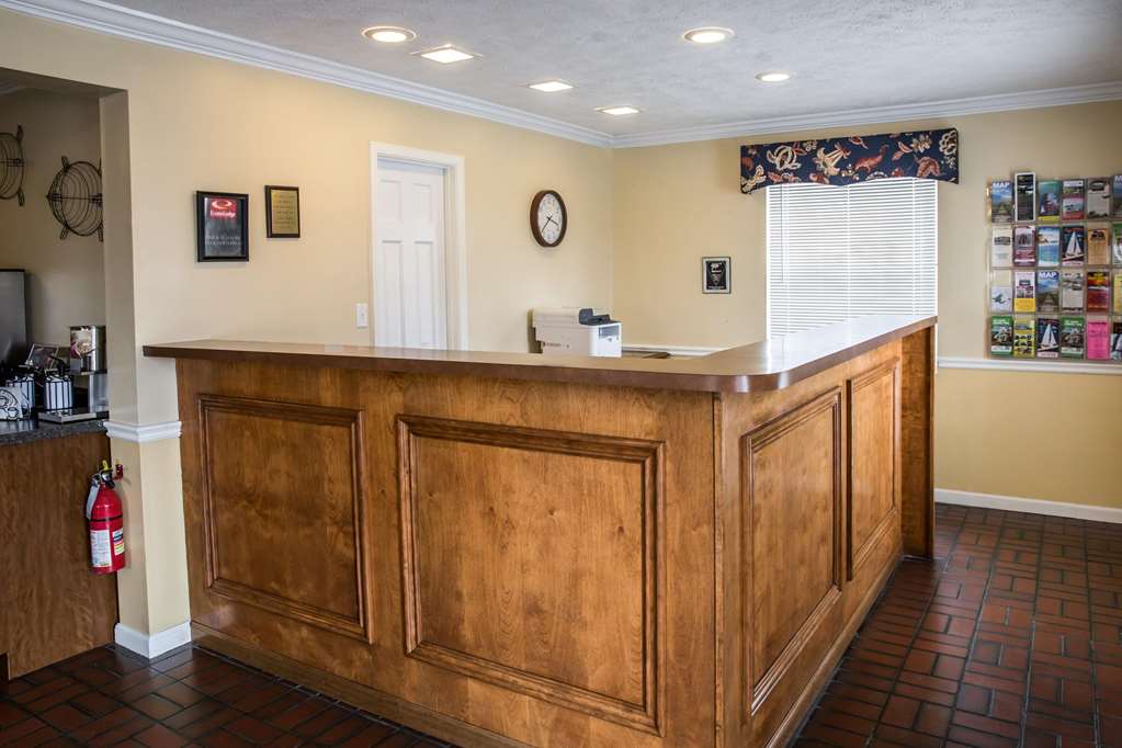 Econo Lodge Crystal Coast - photo 6
