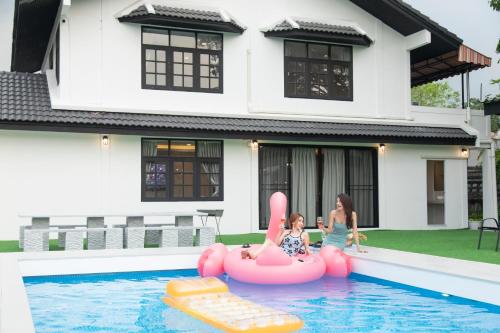 Number3 Poolvilla Bangkok — 4-Star Luxury Hotel in Lat Krabang, Thailand