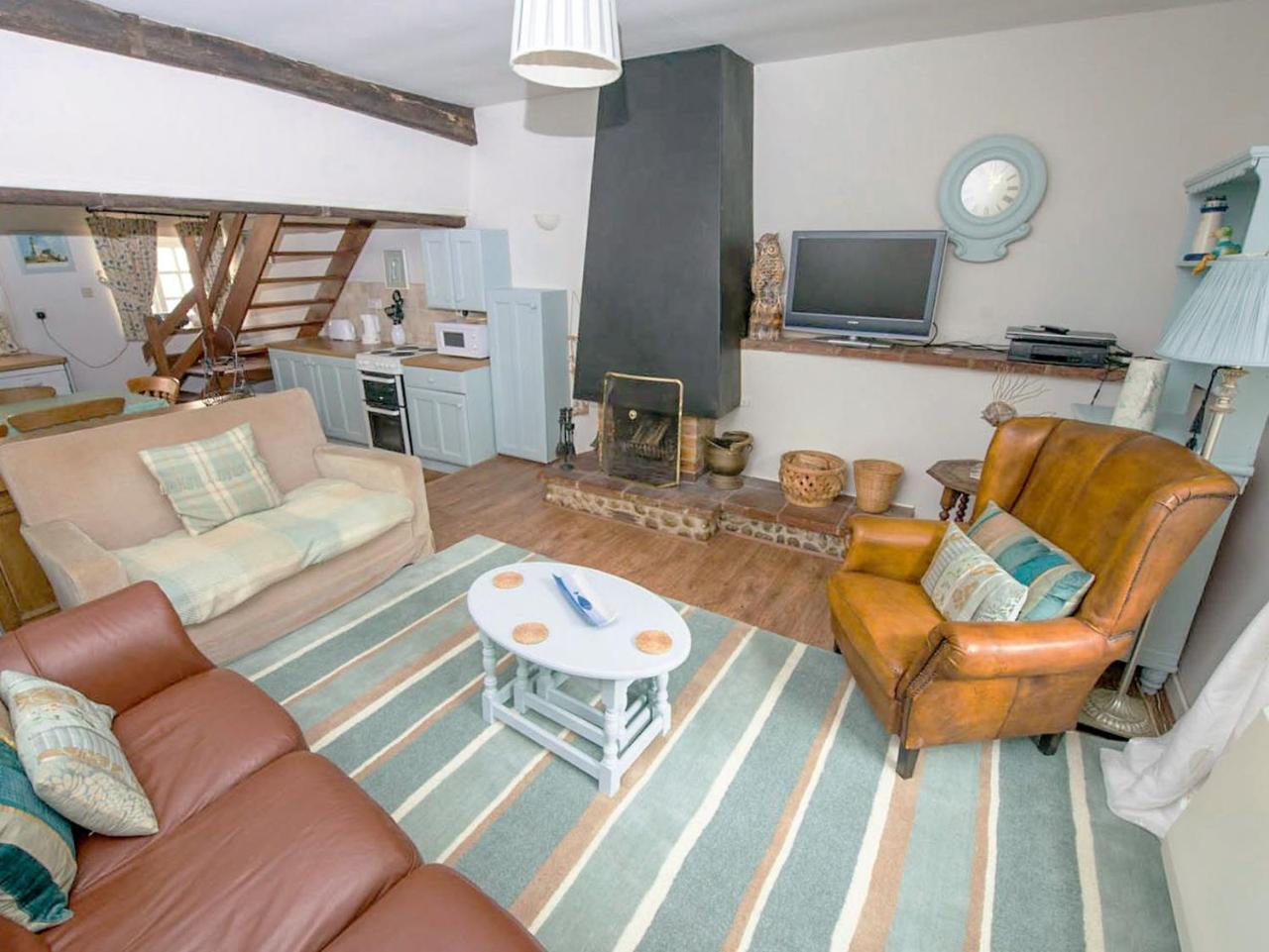 Buttercup Cottage Ukc2847 — 4-Star Luxury Hotel in Holt, United Kingdom