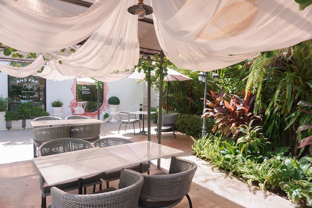 Ang Pao Hotel Phuket — 4-Star Luxury Hotel in Phuket, Thailand