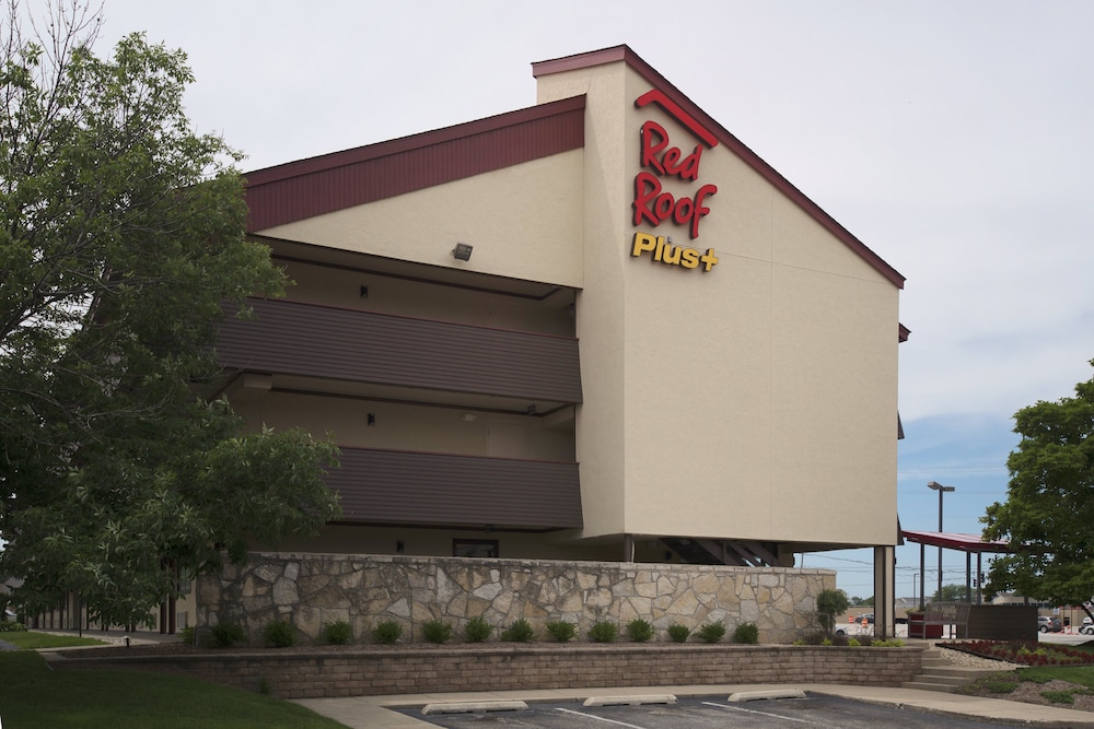 Red Roof Inn PLUS Chicago Naperville - photo 28