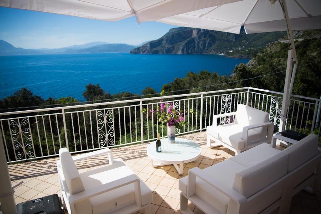 Villa Caterina Affittacamere — 4-Star Luxury Hotel in Maratea, Italy