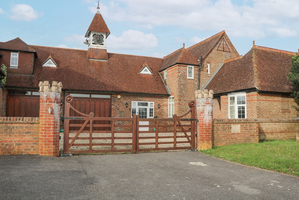 The Coach House — 4-Star Luxury Hotel in Haywards Heath, United Kingdom