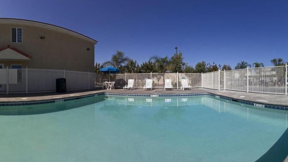 Holiday Inn Express Delano by IHG - photo 16