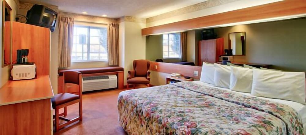 Western Skies Inn And Suites - photo 5