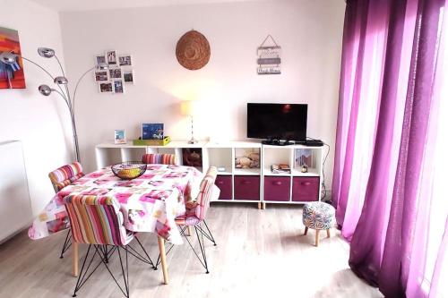 Ty Loca Loca Proche Mer Et Centre Ville Parking Privatif in Concarneau, France