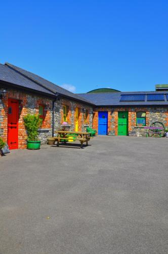 Slane Farm Hostel Cottages and Camping — 4-Star Luxury Hotel in Slane, Republic of Ireland