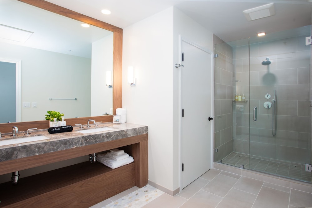 Carmel Beach Hotel - photo 28