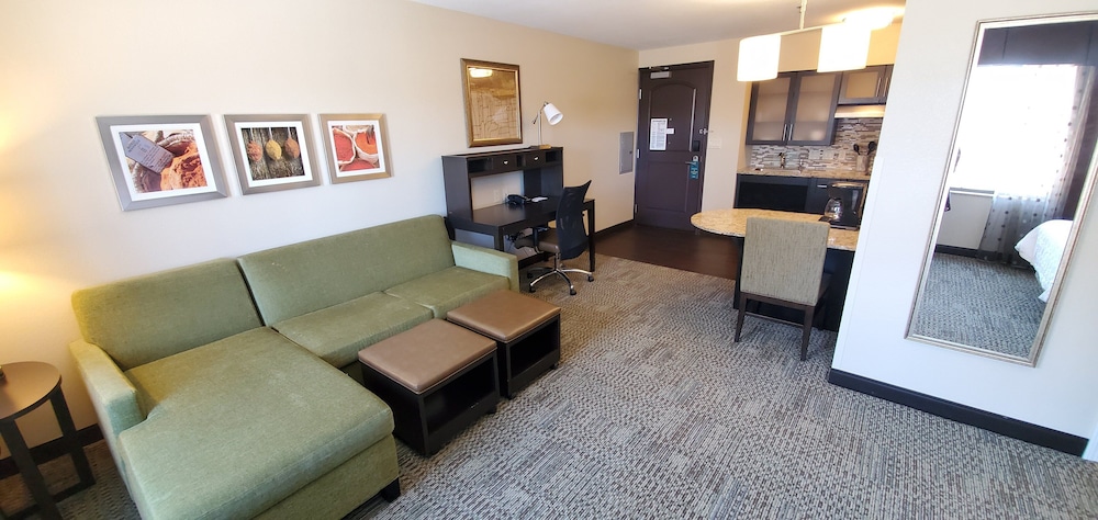 Staybridge Suites Eau Claire Altoona by IHG - photo 13